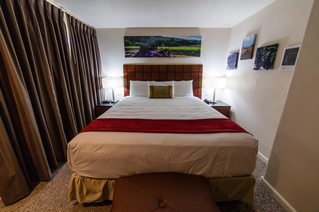 The Vendange Carmel Inn & Suites Zimmer foto
