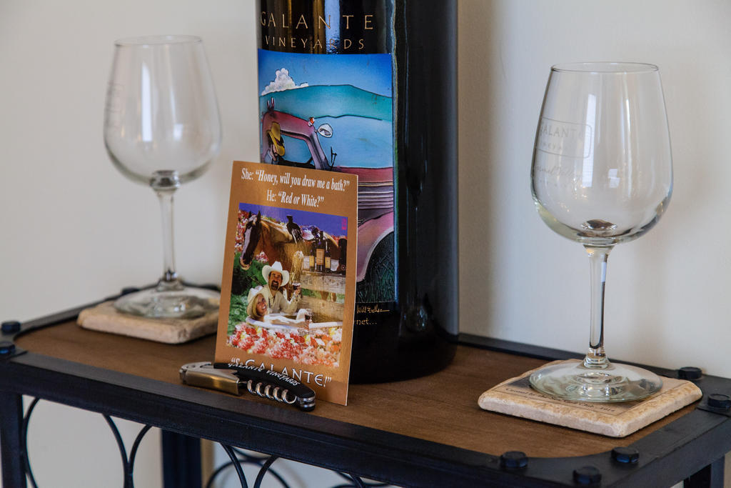 The Vendange Carmel Inn & Suites Zimmer foto