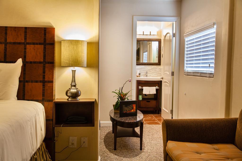 The Vendange Carmel Inn & Suites Zimmer foto